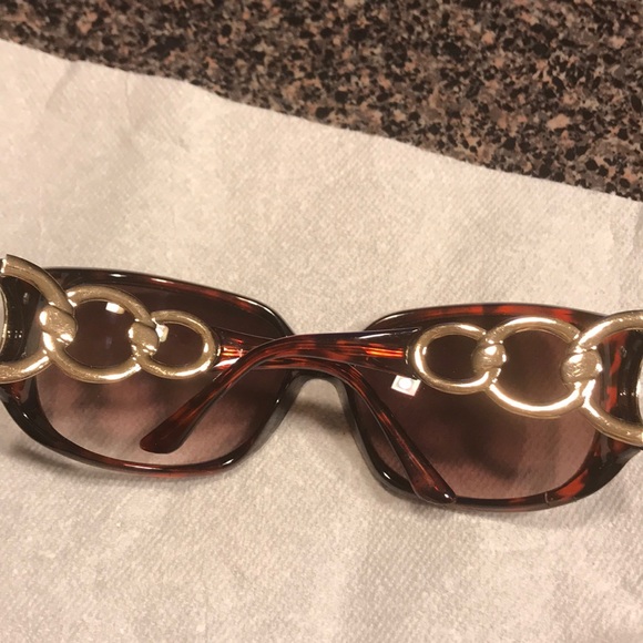 🎈SOLD🎈Brown tortoise shell sunglasses - Picture 3 of 3